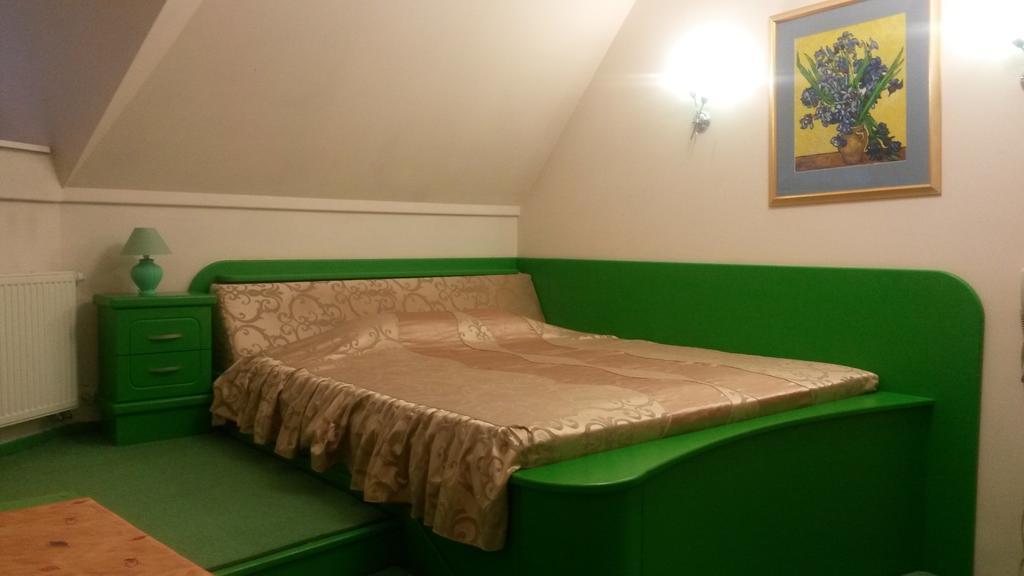 Marlen Hotel Rivne Chambre photo