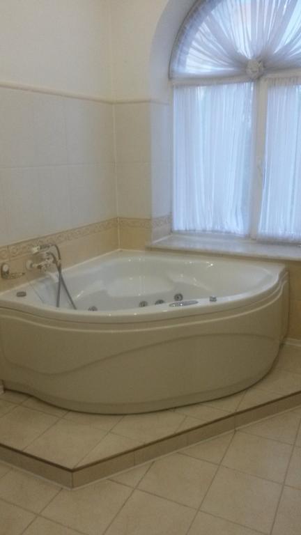 Marlen Hotel Rivne Chambre photo